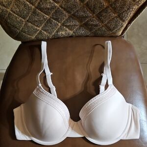 Wacoal Perfect Primer T-Shirt Underwire Cream Bra Seamless Lightly Lined Padded